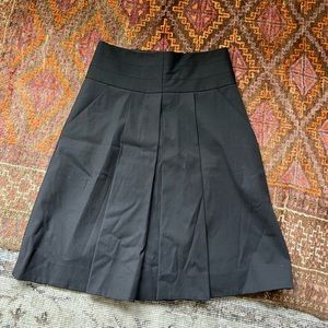 ELIE TAHARI PLEASTED BLACK SKIRT